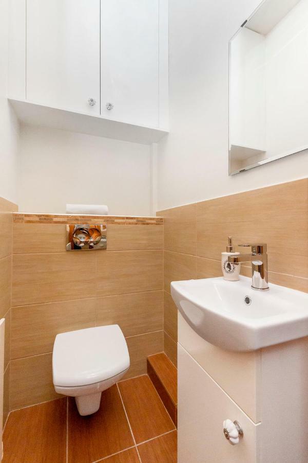 Beautiful Holyrood Park Apartment Edinburgh Exterior photo