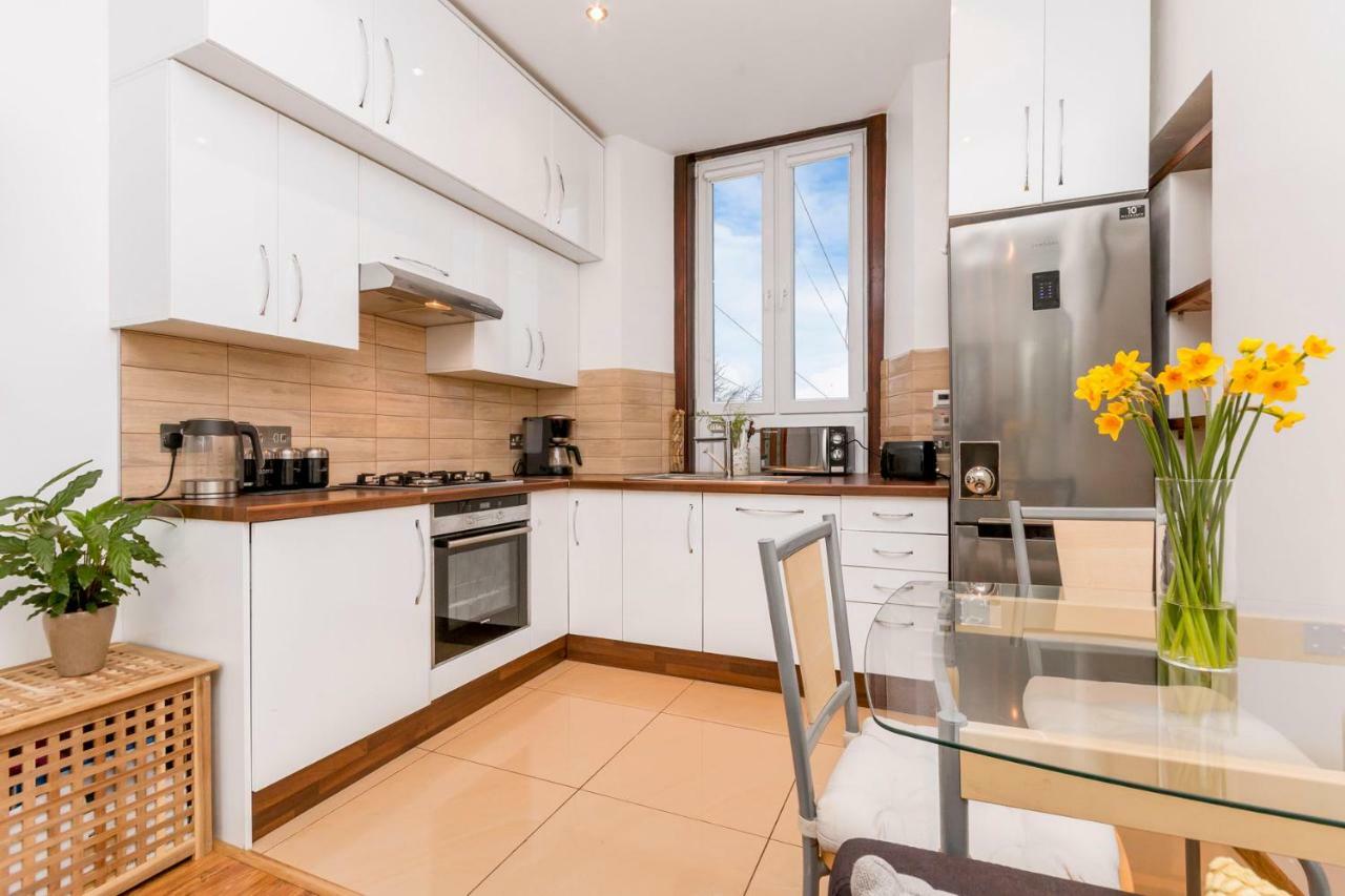 Beautiful Holyrood Park Apartment Edinburgh Exterior photo