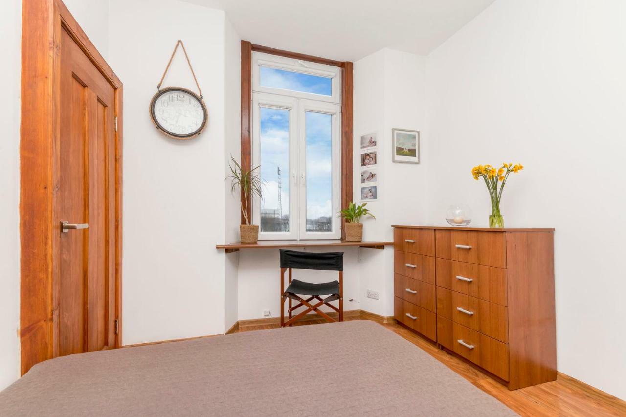 Beautiful Holyrood Park Apartment Edinburgh Exterior photo
